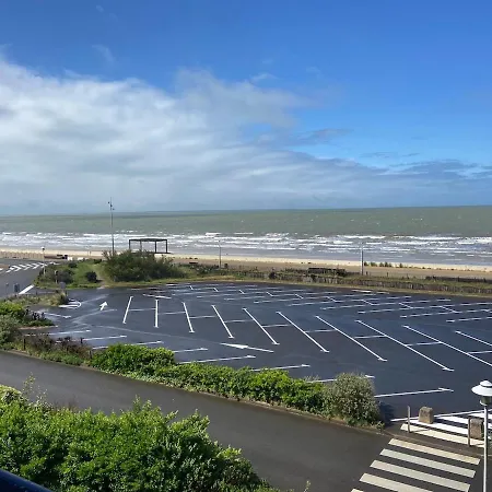 Avec Balcon Face 公寓 山地圣母村