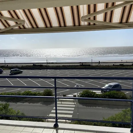 Avec Balcon Face 公寓